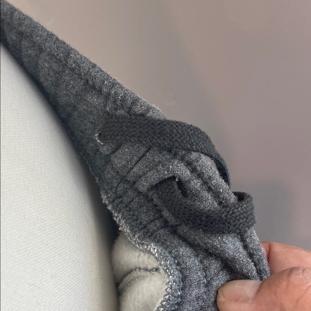 Nike Big Kid’s Fleece Joggers. Drawstring waist. Snap  pocket. Comfortable. Gray - Picture 8 of 10